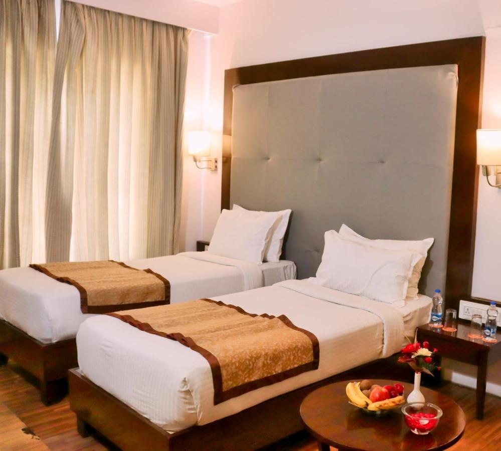 Hotel Clarks Collection Bhavnagar Bagian luar foto