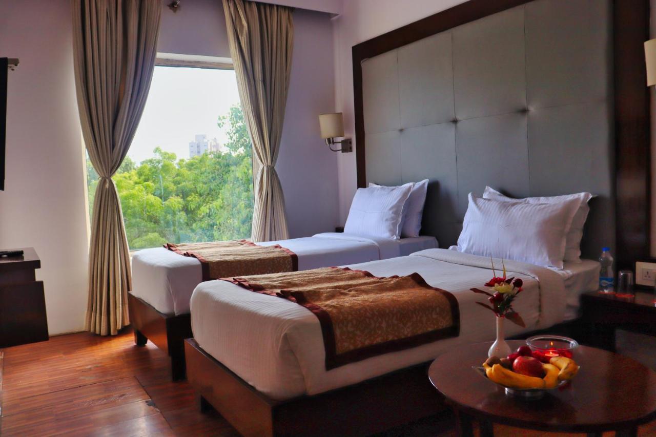 Hotel Clarks Collection Bhavnagar Bagian luar foto