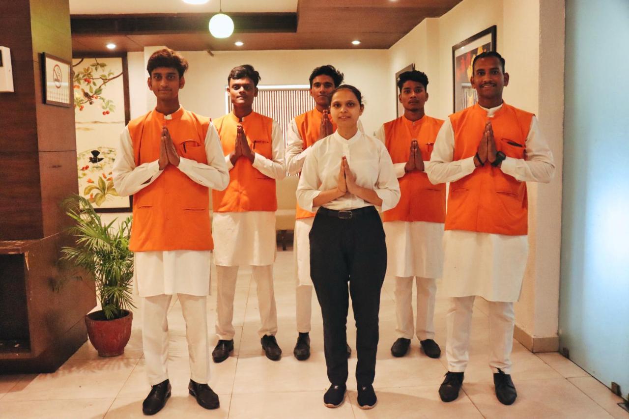Hotel Clarks Collection Bhavnagar Bagian luar foto