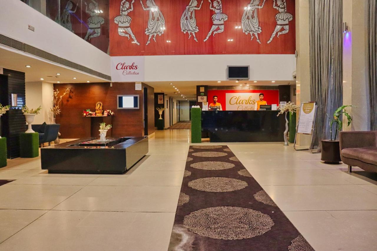 Hotel Clarks Collection Bhavnagar Bagian luar foto