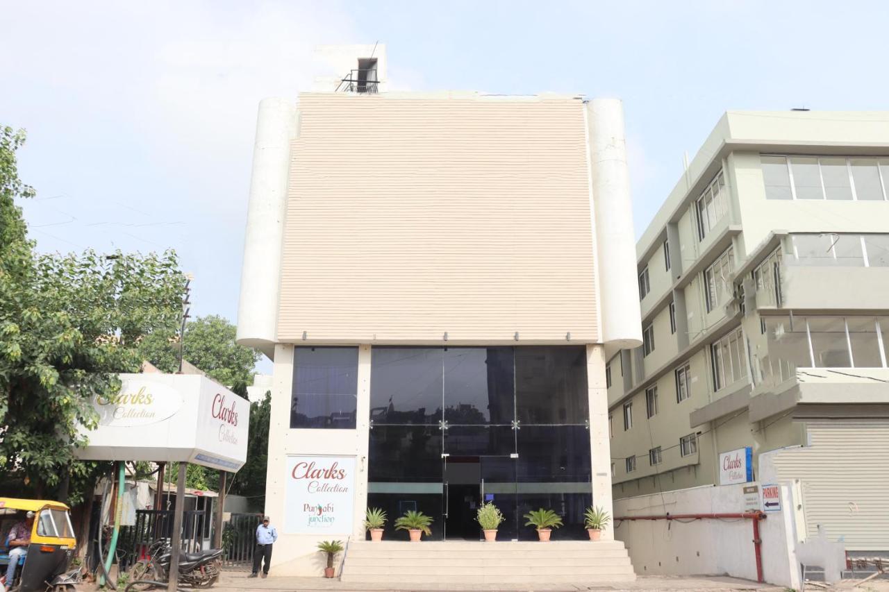 Hotel Clarks Collection Bhavnagar Bagian luar foto