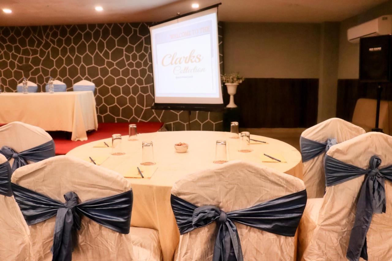 Hotel Clarks Collection Bhavnagar Bagian luar foto