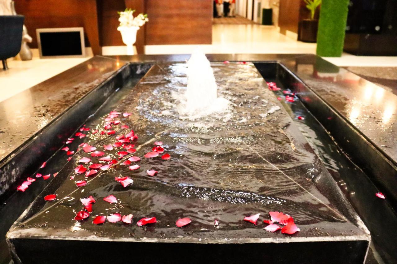 Hotel Clarks Collection Bhavnagar Bagian luar foto