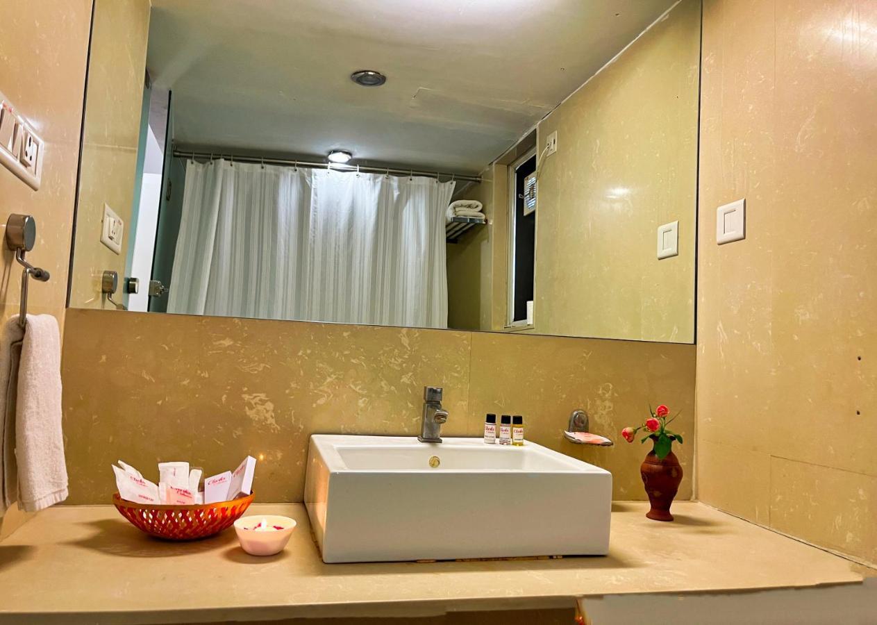 Hotel Clarks Collection Bhavnagar Bagian luar foto