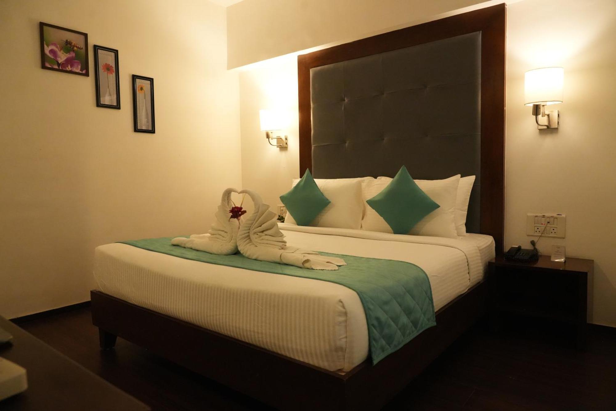 Hotel Clarks Collection Bhavnagar Bagian luar foto