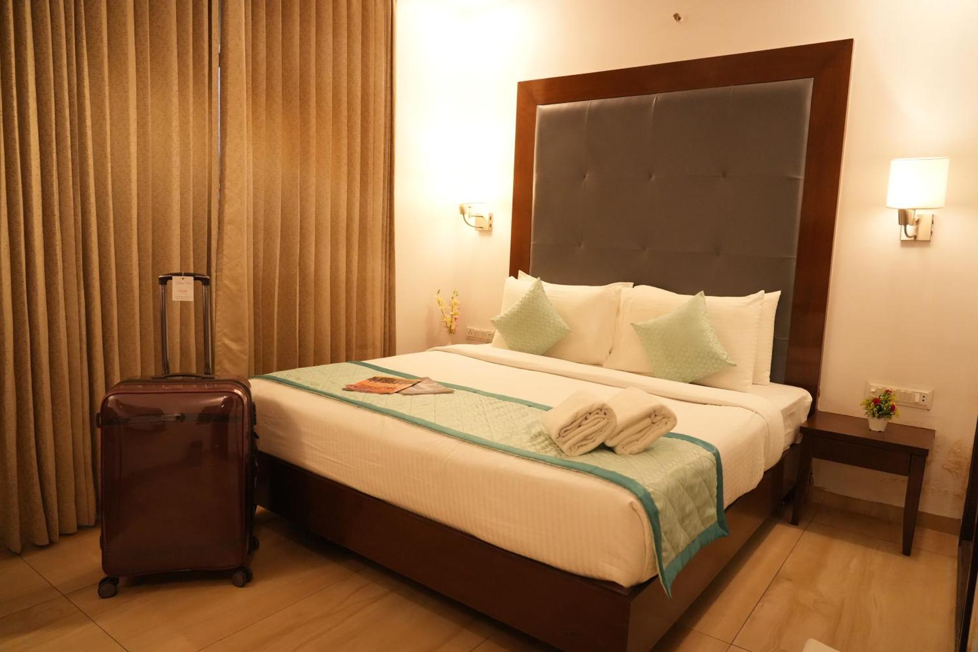 Hotel Clarks Collection Bhavnagar Bagian luar foto