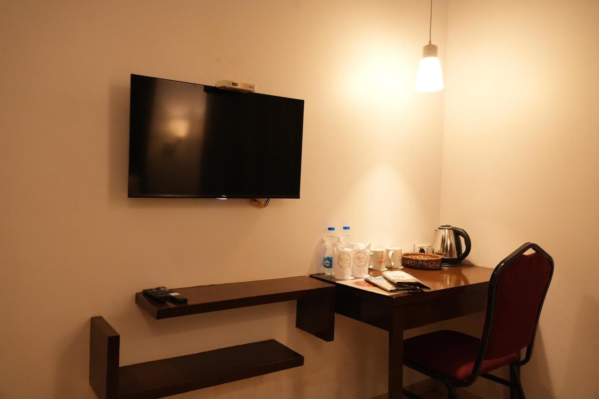 Hotel Clarks Collection Bhavnagar Bagian luar foto