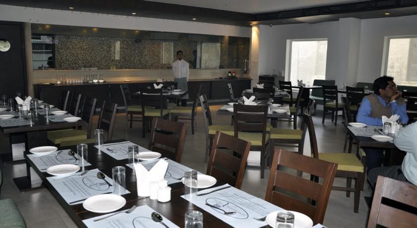 Hotel Clarks Collection Bhavnagar Bagian luar foto