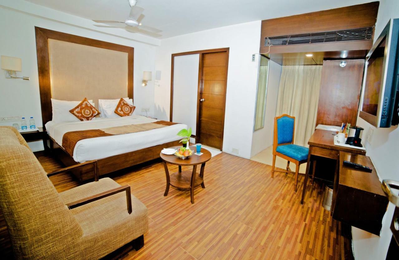 Hotel Clarks Collection Bhavnagar Bagian luar foto