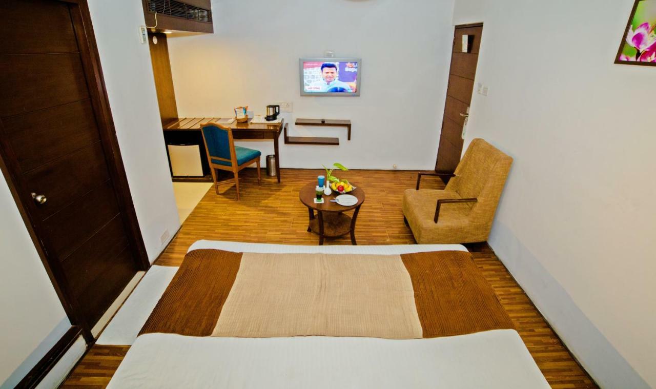 Hotel Clarks Collection Bhavnagar Bagian luar foto