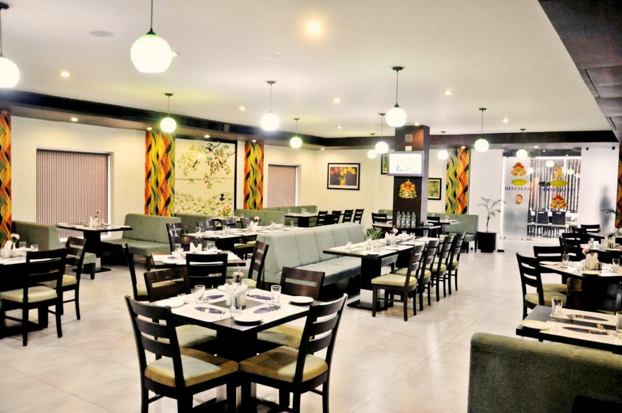 Hotel Clarks Collection Bhavnagar Bagian luar foto