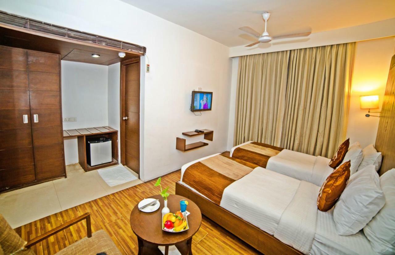Hotel Clarks Collection Bhavnagar Bagian luar foto