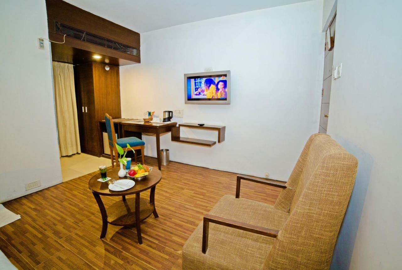 Hotel Clarks Collection Bhavnagar Bagian luar foto